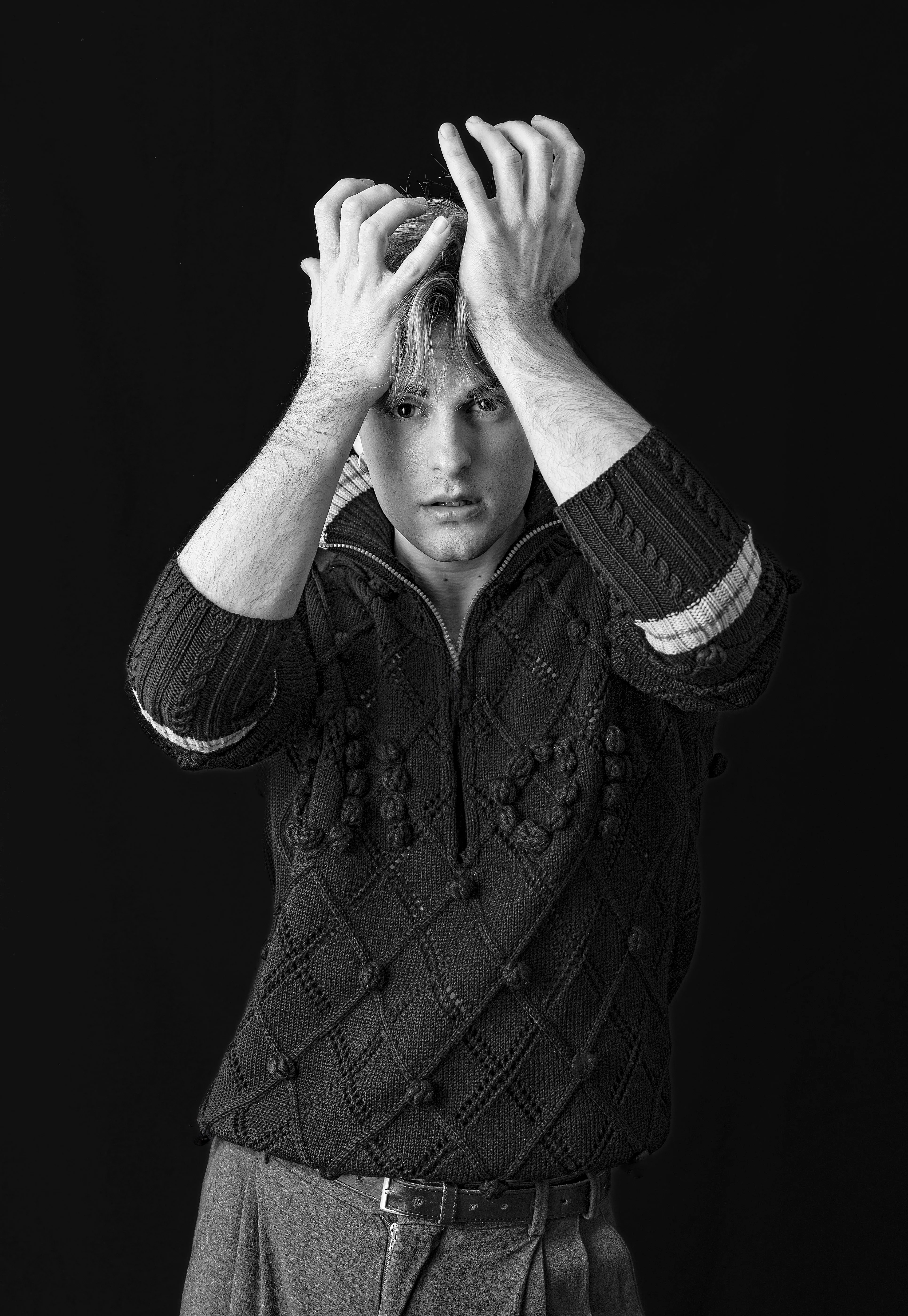 Sección con Adria Fornos / Actor+D.J. & Ilusionista